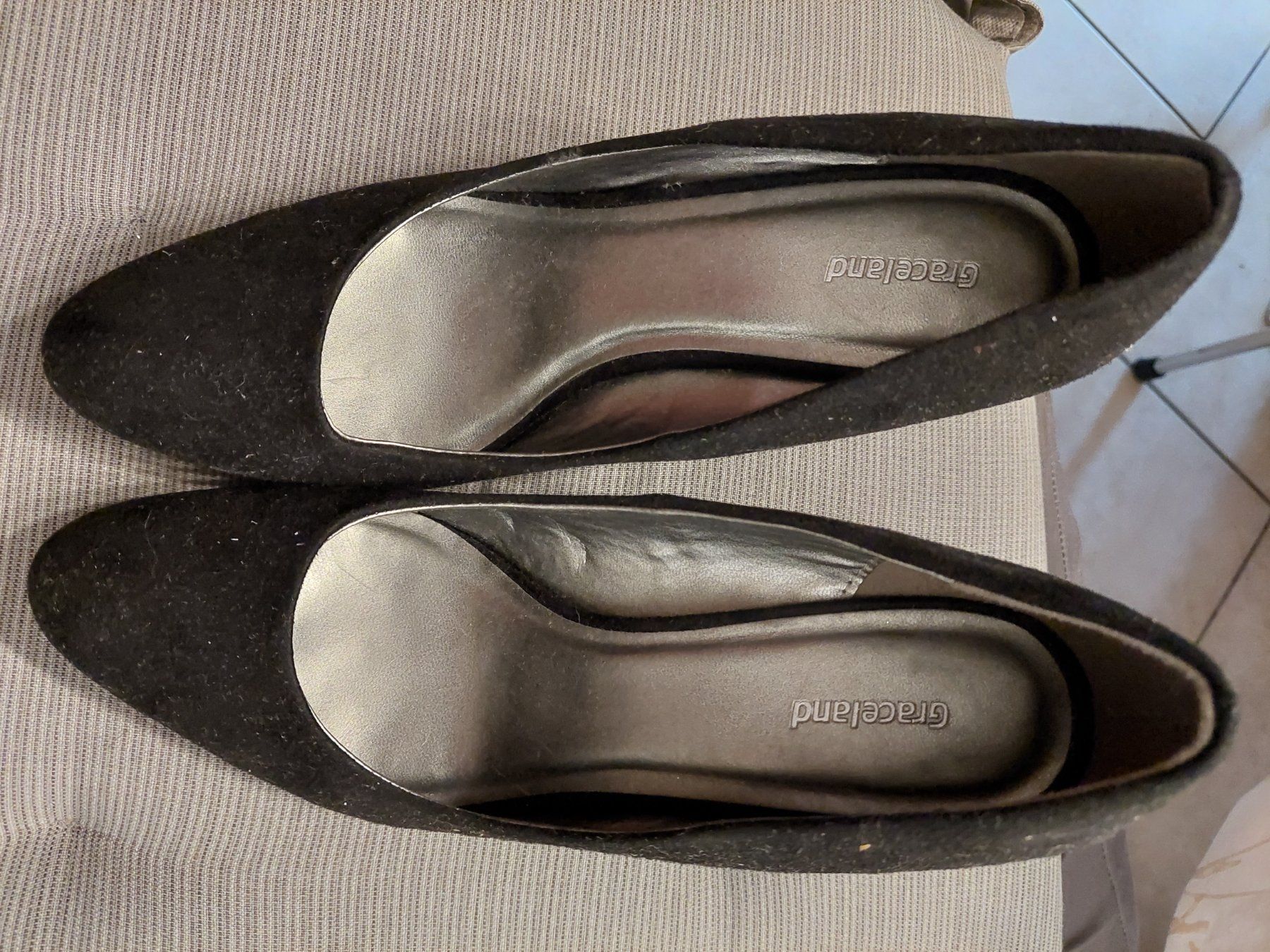 Scarpe da donna: Pumps schwarz Gr.39 – Usato da Schöfflisdorf venduto da kin_2dp9