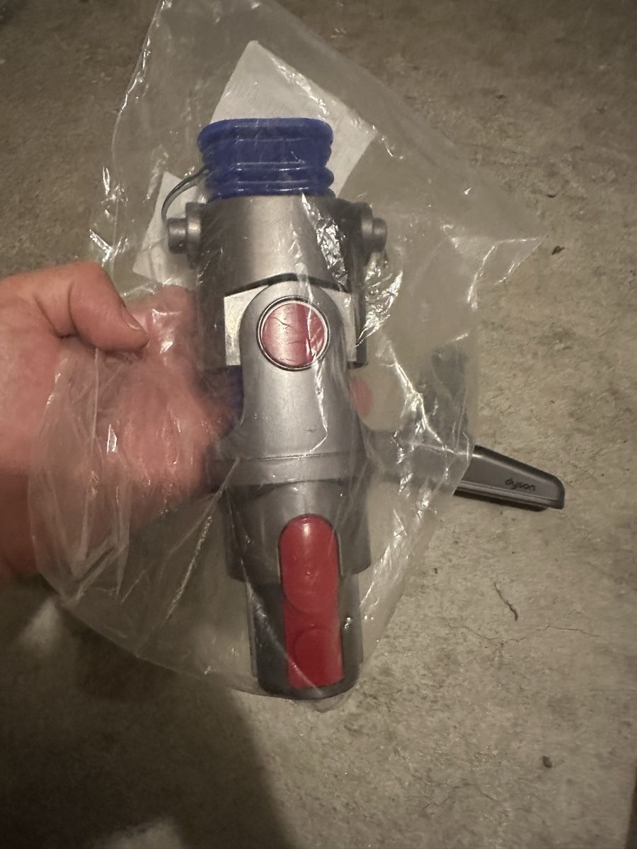 Dyson Aspirateurs & Accessoires: Dyson – Neuf avec emballage d'origine à Dübendorf par sam_w829