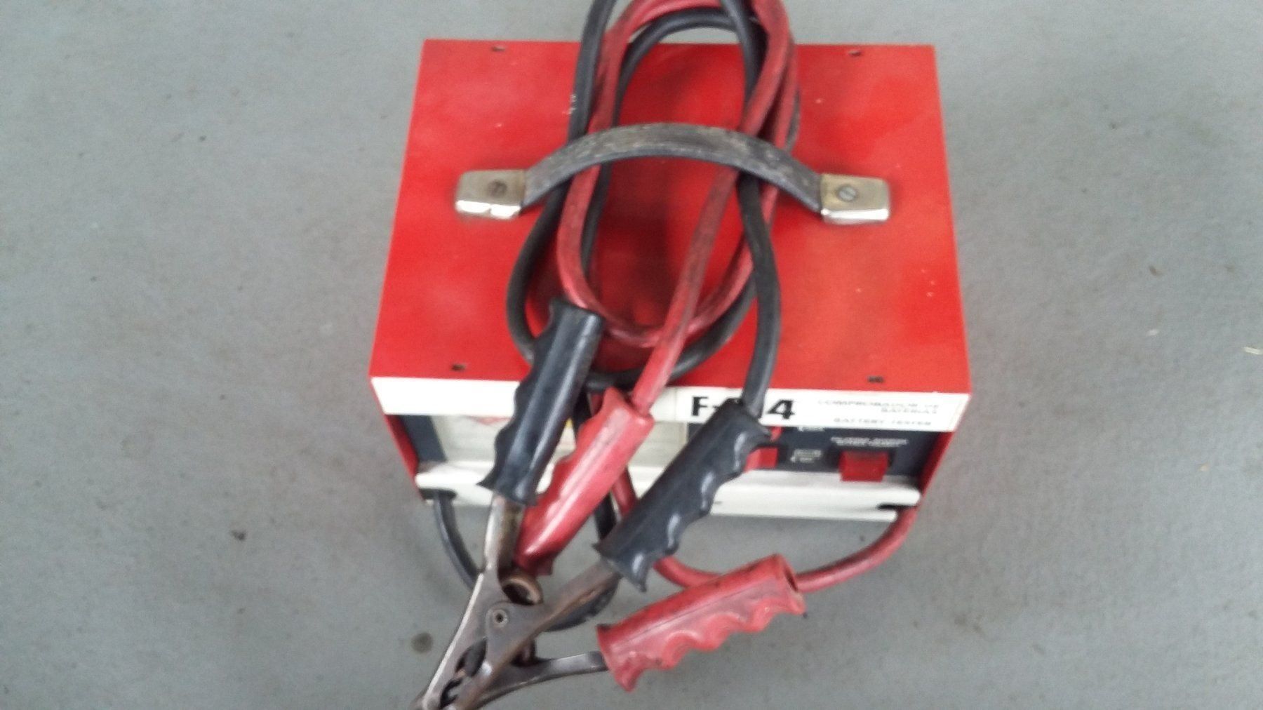 Messen: Auto - Batterieprüfer Batterietester Batterieprüfgerät FERVE – Gebraucht aus Dulliken von Dullikenlerchclassic 2