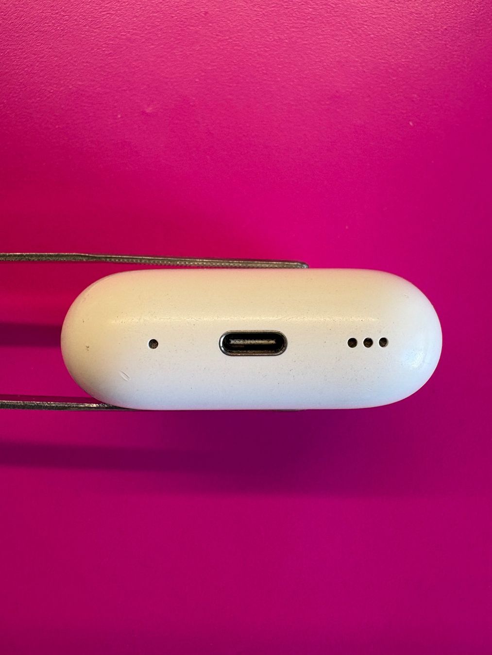 Apple Cuffie: Apple AirPods Pro 2 charging case (A2968). – Usato da Lausanne venduto da Zorrus77 4