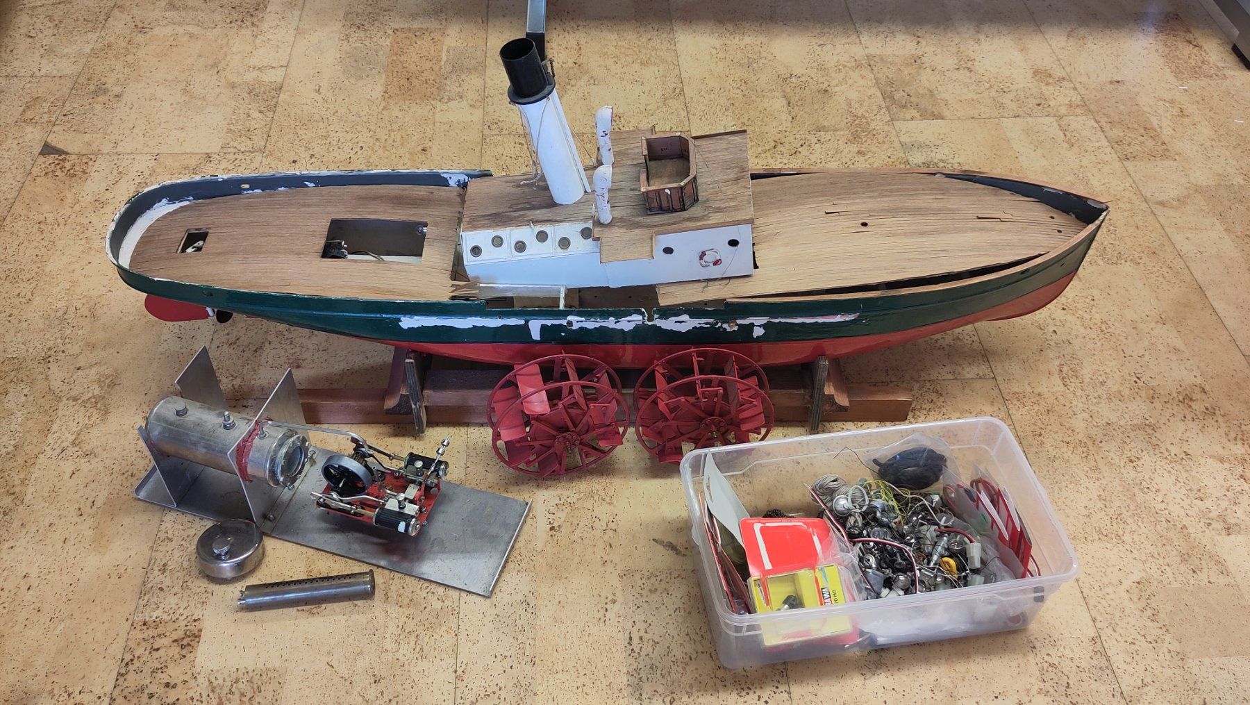 Graupner Modellismo RC: RC Dampfschiff Glasgow Echtdampf Wilesco Zweizylinder – Usato da Au ZH venduto da fixli81