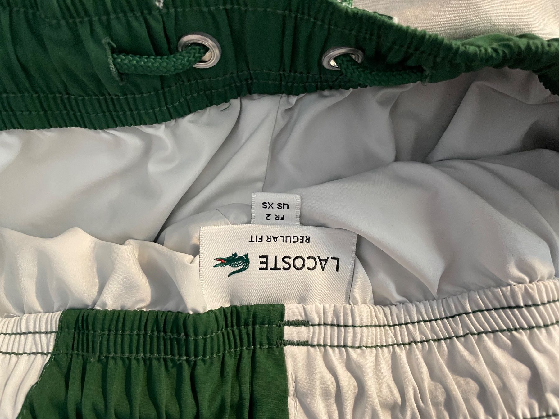 Lacoste Pantaloni: Lacoste Trackpants – Usato da Therwil venduto da YA-8 2