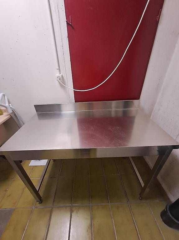 Tavoli: Edelstahl-Arbeitstisch "Profi-Gastro" – Usato da Frenkendorf venduto da mak_cdg9