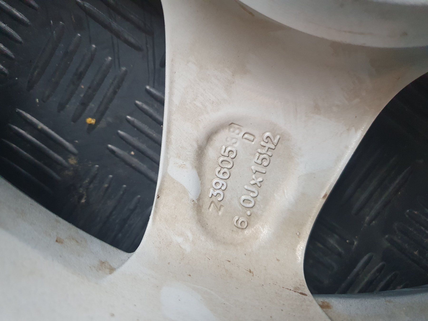Peugeot Felgen: Peugeot Felgen 106 – Gebraucht aus Meiringen von Vwja75 4