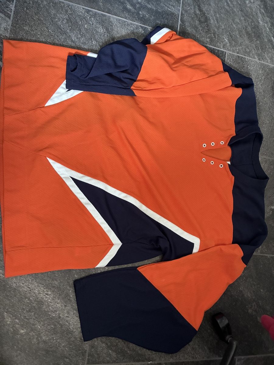 Ccm Leibchen & Hosen: CCM Eishockey Training Trikot – Gebraucht aus Oberwil BL von watericeair 1