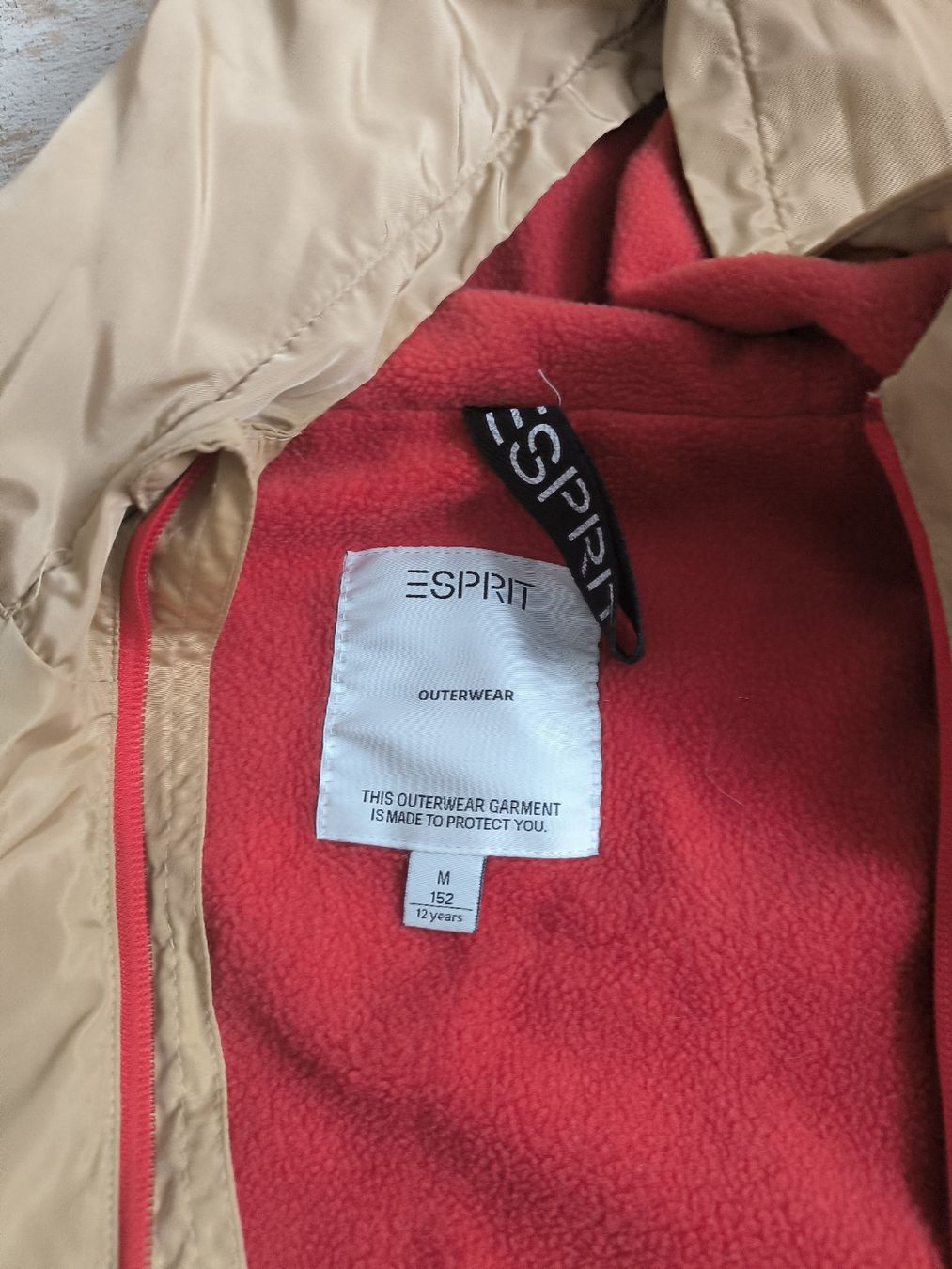 Esprit Giacche: Esprit Jacke, Grösse152, beige/rot, Herbst  – Usato da Rüthi (Rheintal) venduto da Boschacat 1