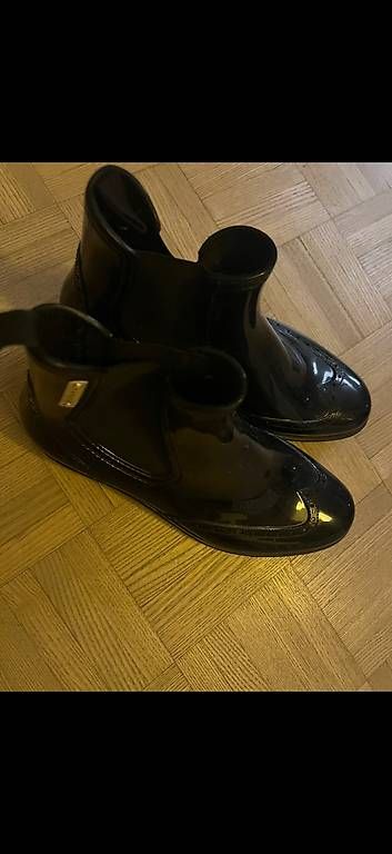 Scarpe da donna: Regenschuhe / Stiefel Chelseaboot – Usato da Killwangen venduto da Fischli15