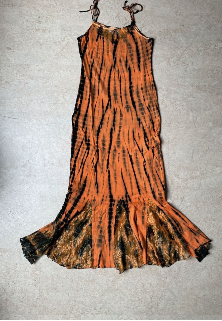 Vestiti: Sommerliches Maxikleid, Batikmuster, Orange/Schwarz, 1 Size – Nuovo (secondo la descrizione) da Klingnau venduto da vollmond36 3