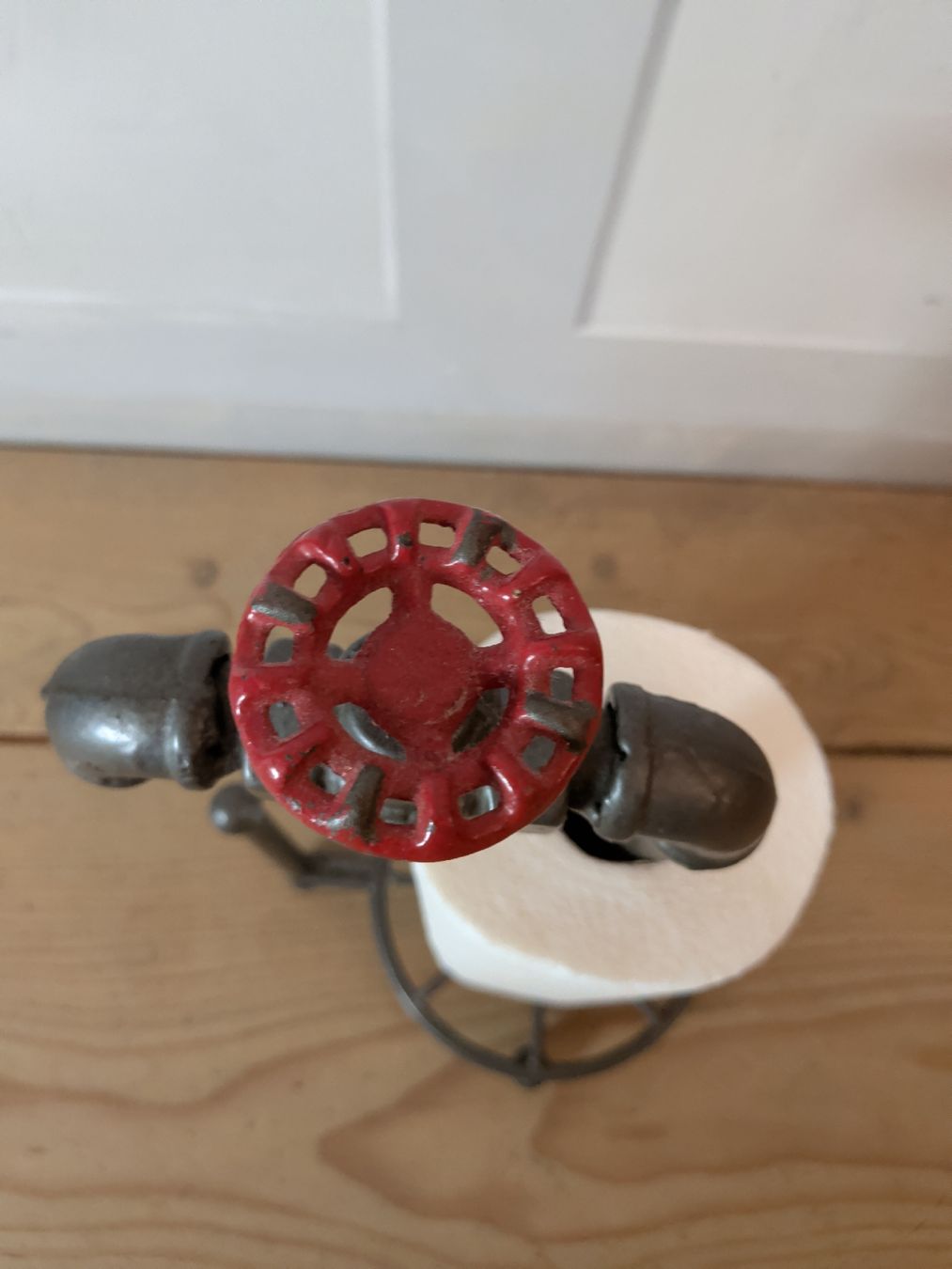 Altro per la casa: Küchenrollenhalter Rohr-Design Metall dunkelgrau / rot – Usato da Dietfurt venduto da Subforce1853 2