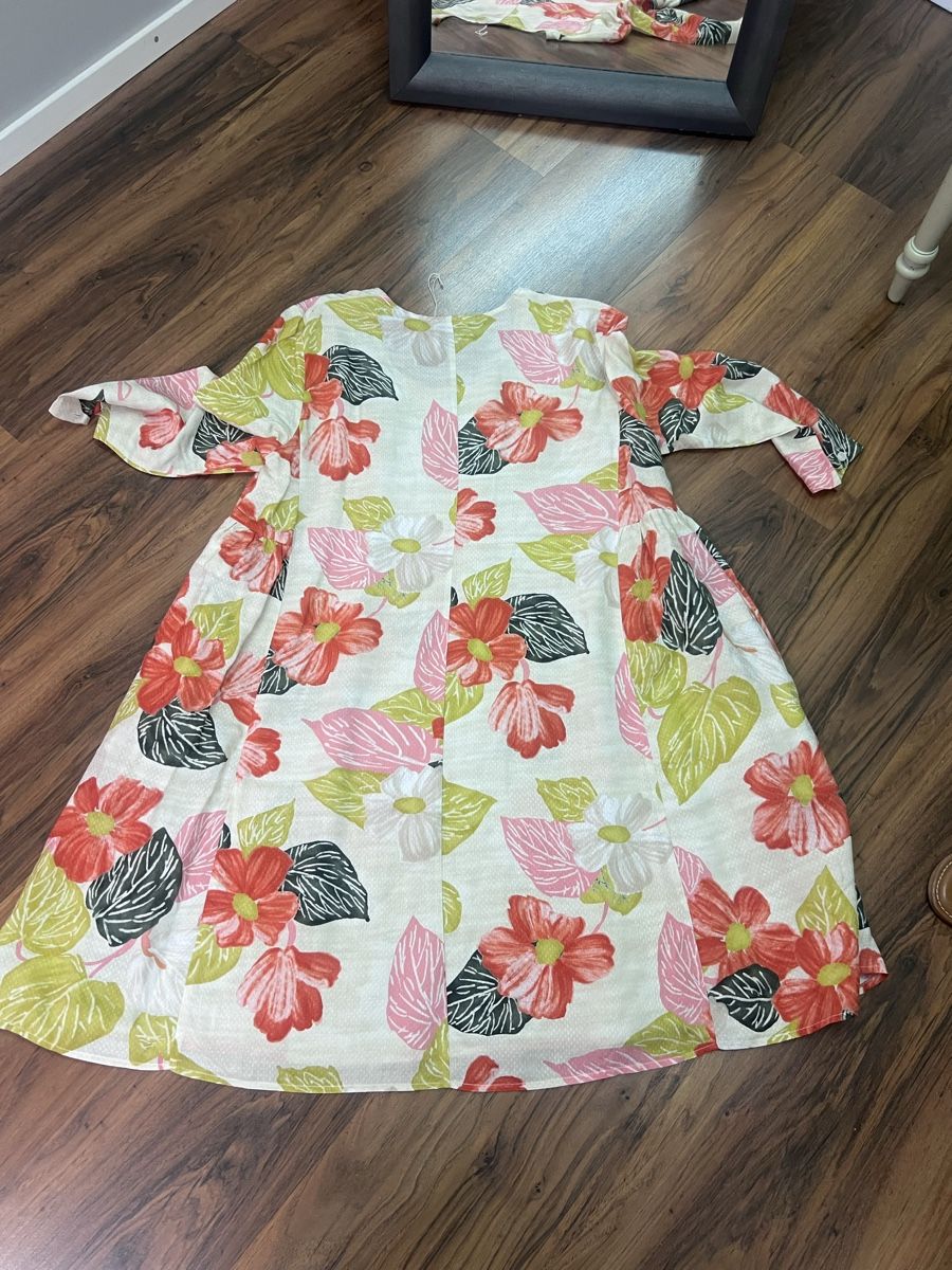 Kleider: Kleid mit Blumenmuster, Attic and Barn, Groesse 40 – Neu (gemäss Beschreibung) aus Burgdorf von puppennetz 6