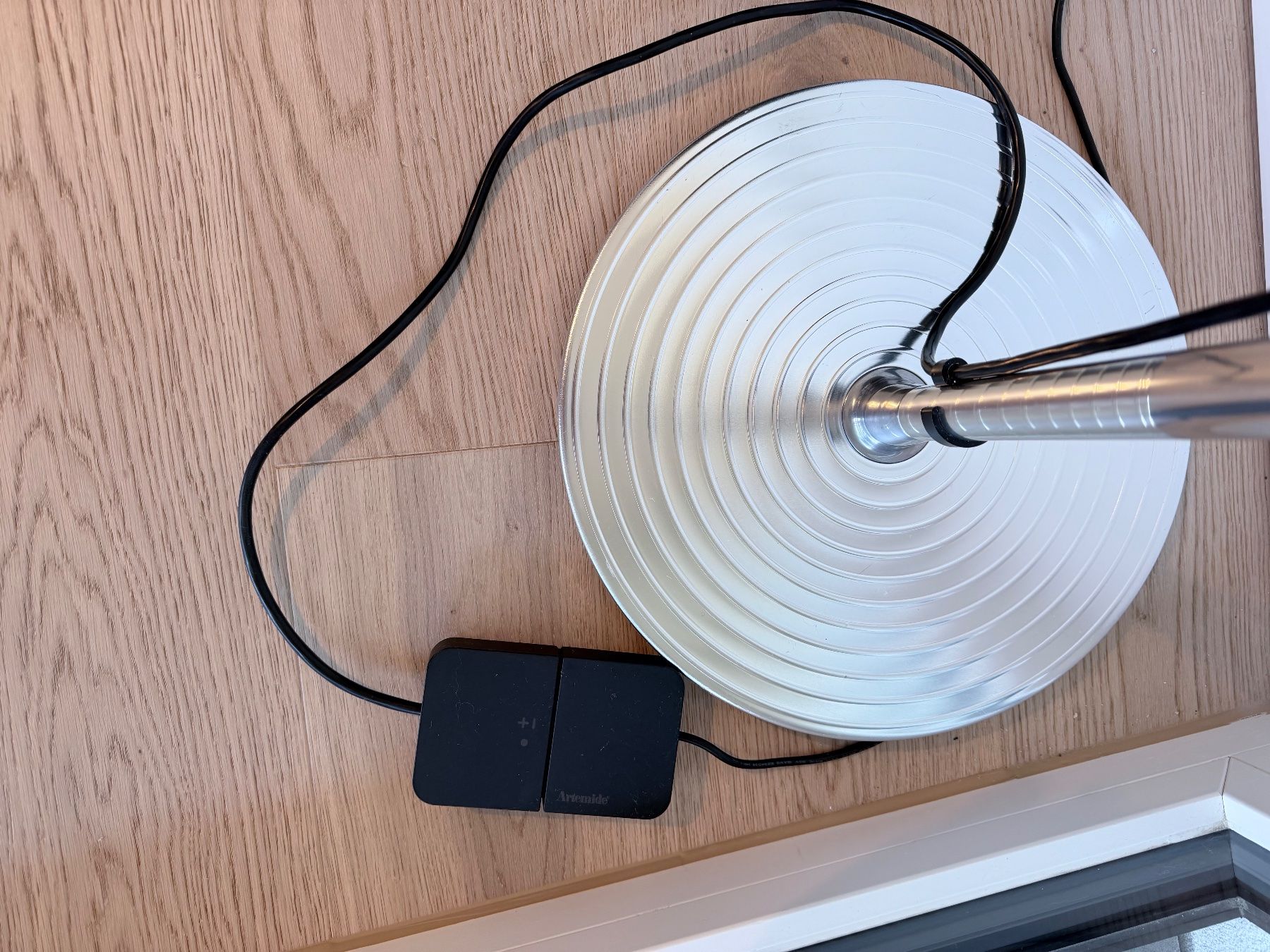 Artemide Lampade: Artemide Tolomeo Mega LED dimmbar Silber Stehleuchte – Usato da Zürich venduto da ZHDenis 1