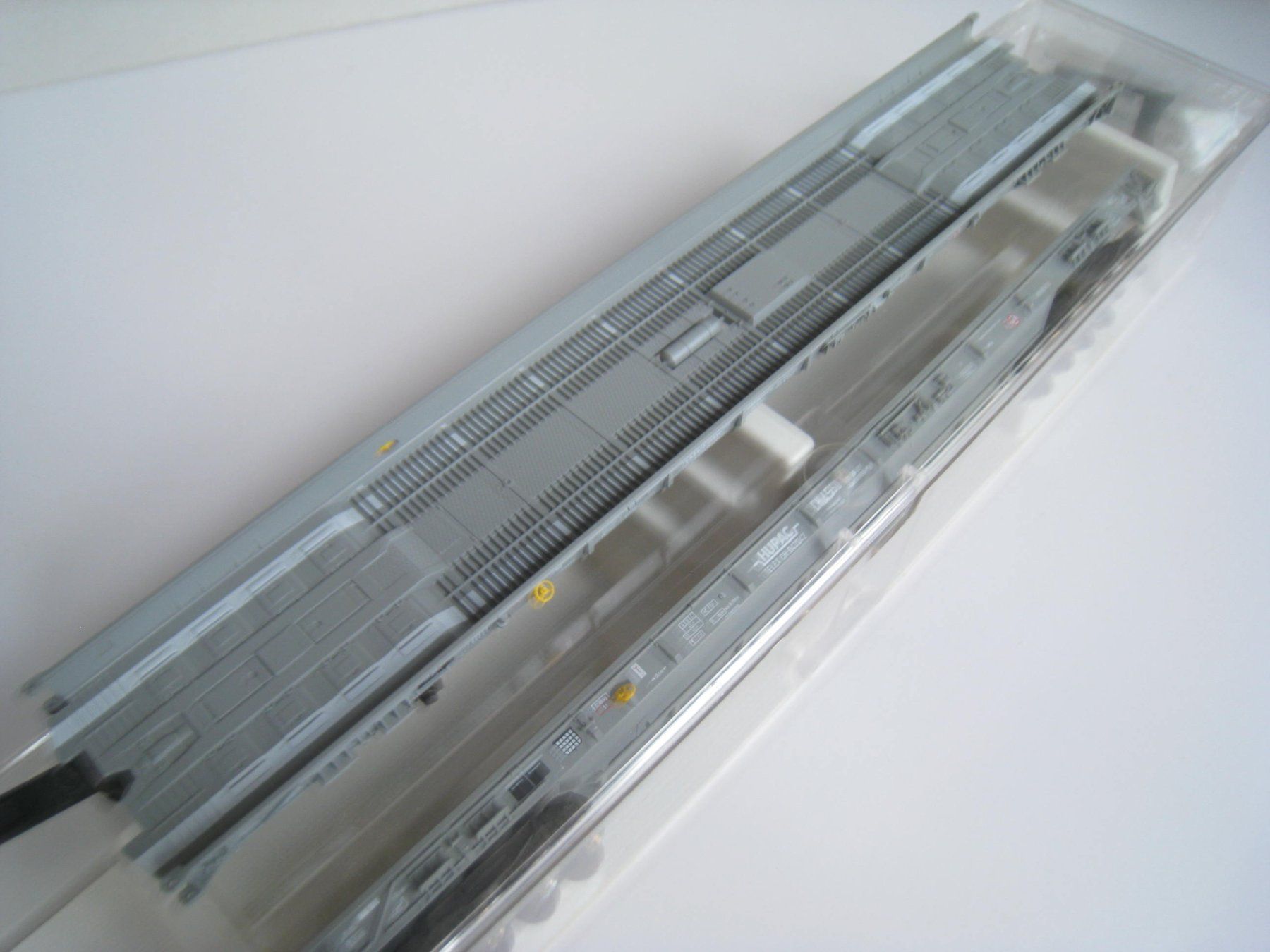 Fleischmann Modellini di ferrovie: Fleischmann 2 x 4 Achser-Transporter der SBB/Hupac,  5270 CH – Usato da Buchs ZH venduto da swiss-train 2