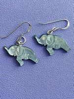 Ohrringe schwarz grüner Elefant aus Perlmutt mit 925 Silber