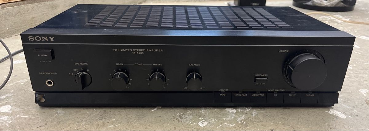 Sony Amplificatori: Sony TA A200 Stereo Amp – Usato da Zürich venduto da Studio6
