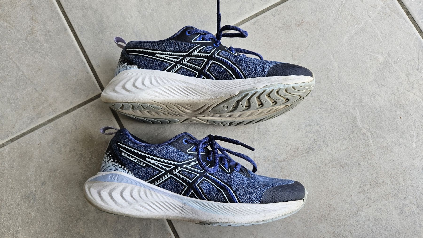 Asics Scarpe per ragazze: Asics Turnschuhe Gr. 36 – Usato da Emmenbrücke venduto da nl-l 1