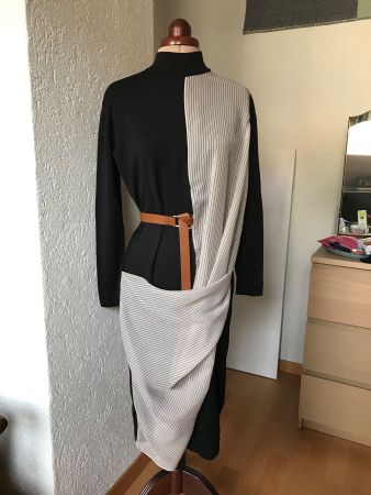 Robe originale ASOS avec effet drapé devant taille 34