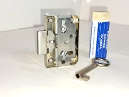 1 Möbel Schloss JuNie mit Schlüssel, DM2cm (LOT582#MBS3)