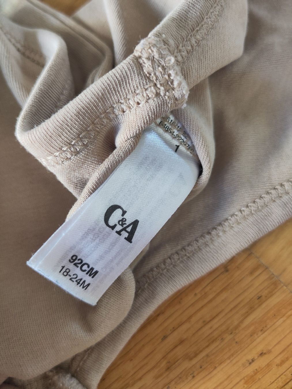 C&A Lotti di vestiti: 4 Kurzarm-Bodys, Gr. 92, C&A – Usato da Zürich venduto da reb_qq6b 1