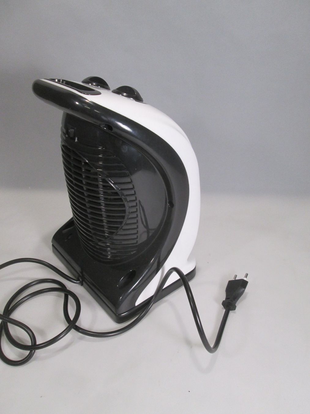 Radiatori: Heizlüfter / Ventilator - NEU & OVP – Nuovo e nell'imballaggio originale da Rapperswil SG venduto da designandmore 4