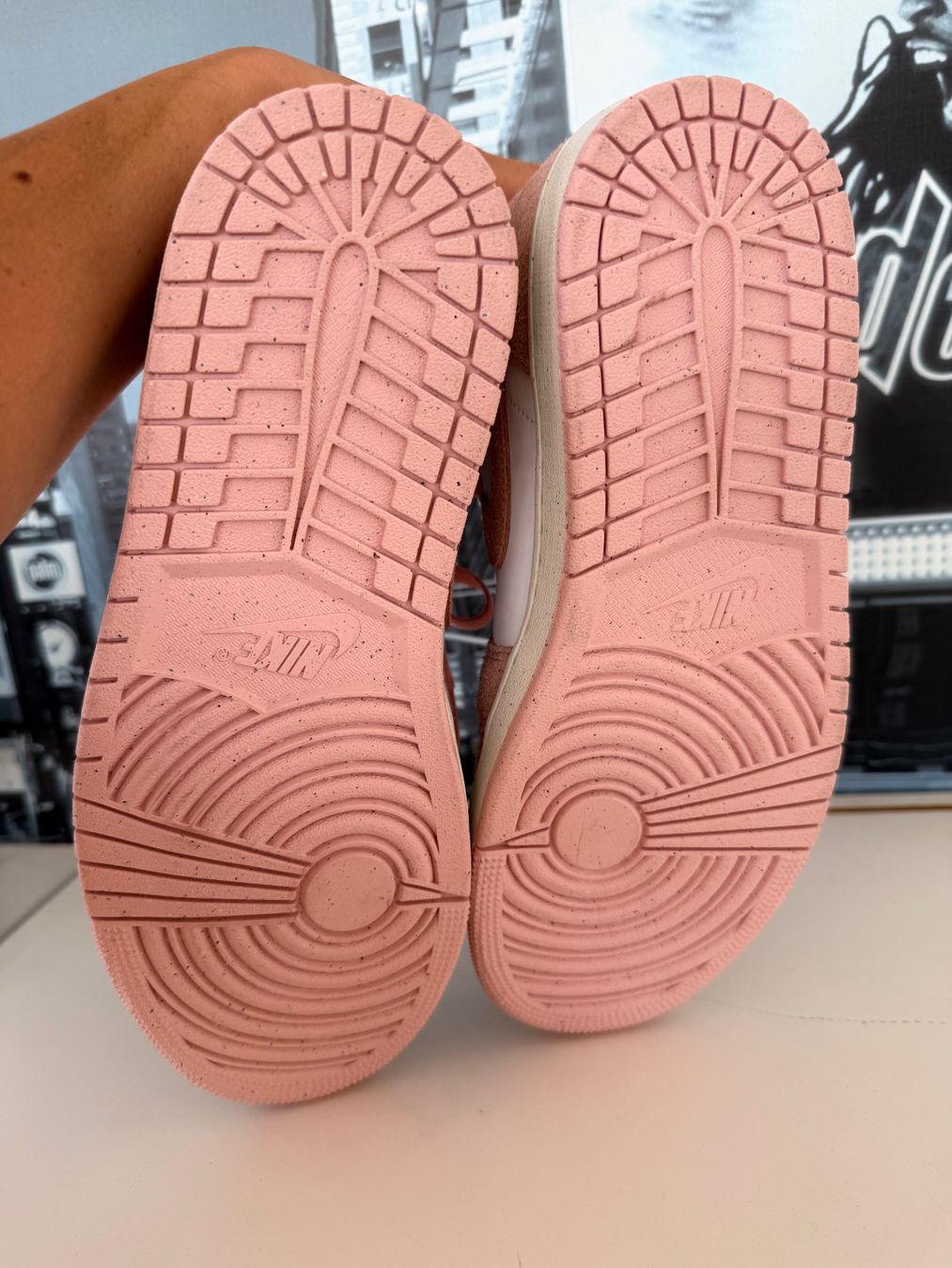 Jordan Scarpe da uomo: Air Jordan 1 Mid Grösse 42 – Usato da Kilchberg ZH venduto da KellerCI 5