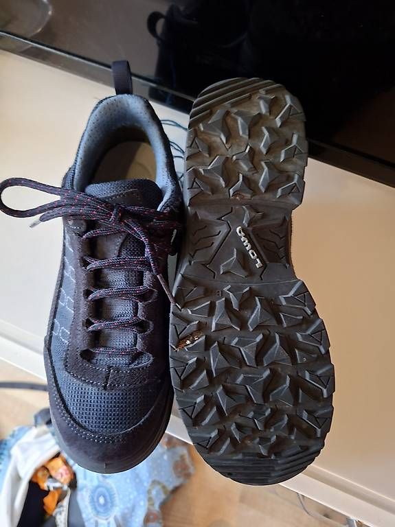 Chaussures garçon: Lowa Trekkingschuhe – D'occasion à Wald AR par nws_q2w5