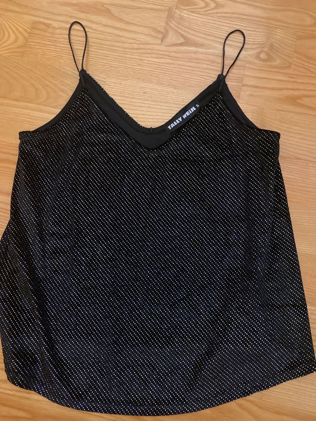 Tally Weijl Top: Top Glitzer – Usato da Möhlin venduto da eny_lsk7