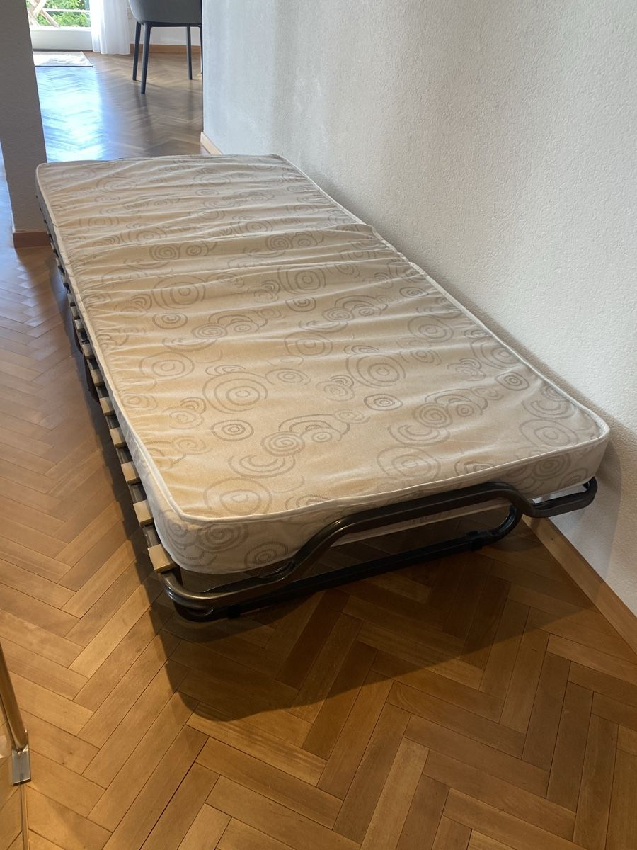 Letti: Gästebett Klappbett – Usato da Gossau SG venduto da Conrado1