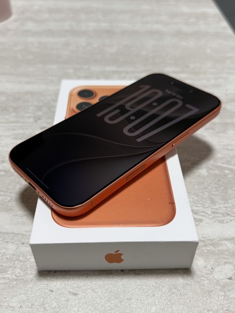 Apple Handys / Smartphones: iPhone 17 Pro 256 GB Cosmic Orange – Gebraucht aus Liestal von ID.088 3