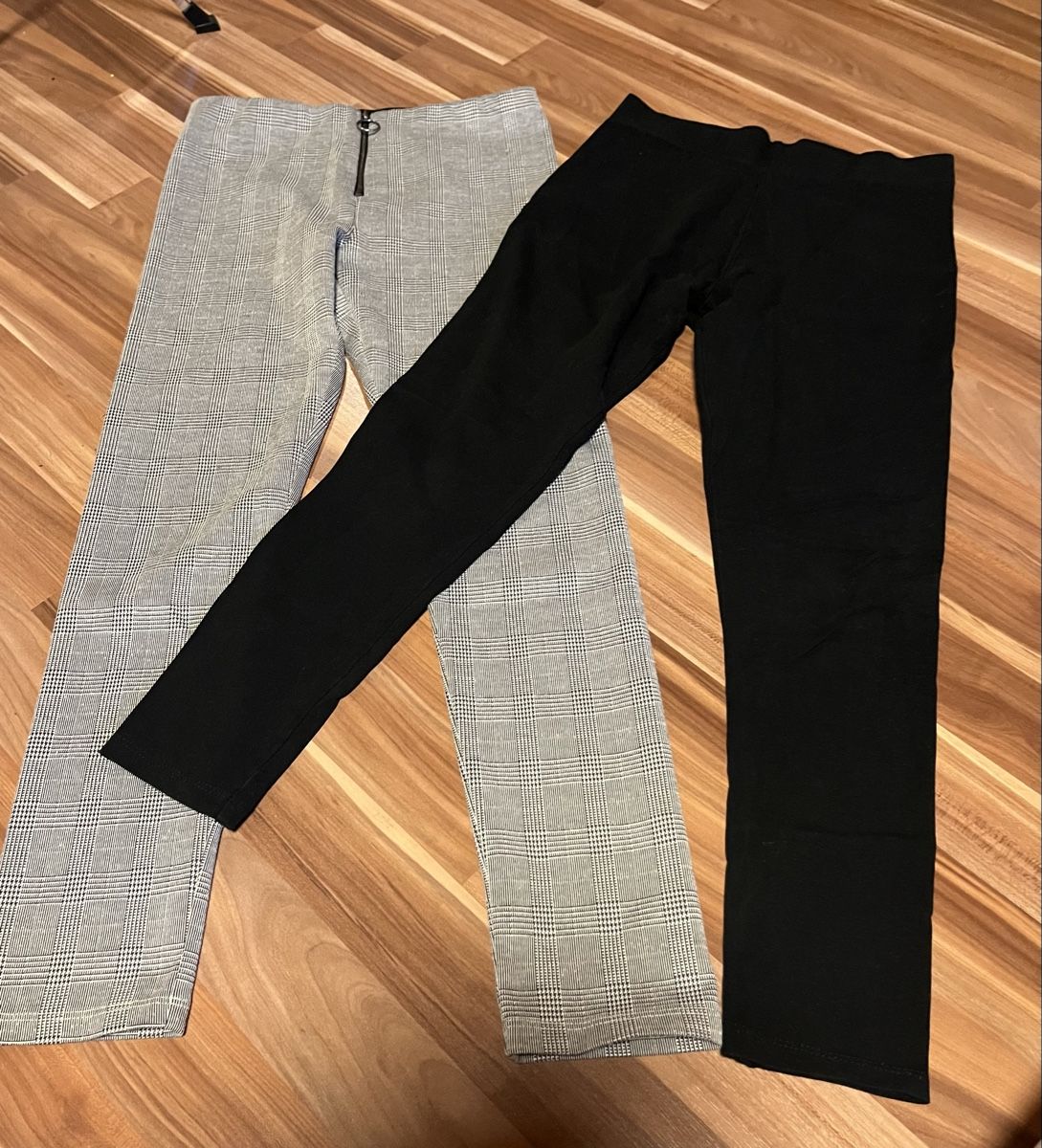 Next Pantaloni: Leggins Next & Cargohose C&A, 146 – Usato da Lungern venduto da Chispa1982