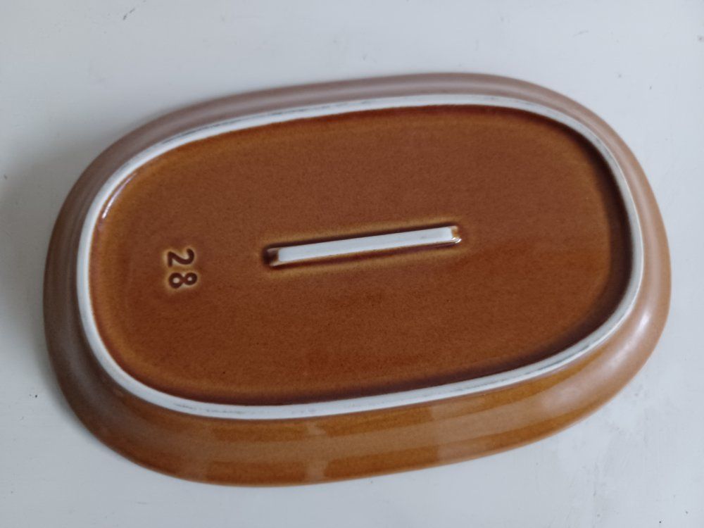 Rössler Servierplatten: RÖSSLER Große Platte karamellfarbene 28x18 cm -C45 – Gebraucht aus Morges von vimajes12 1