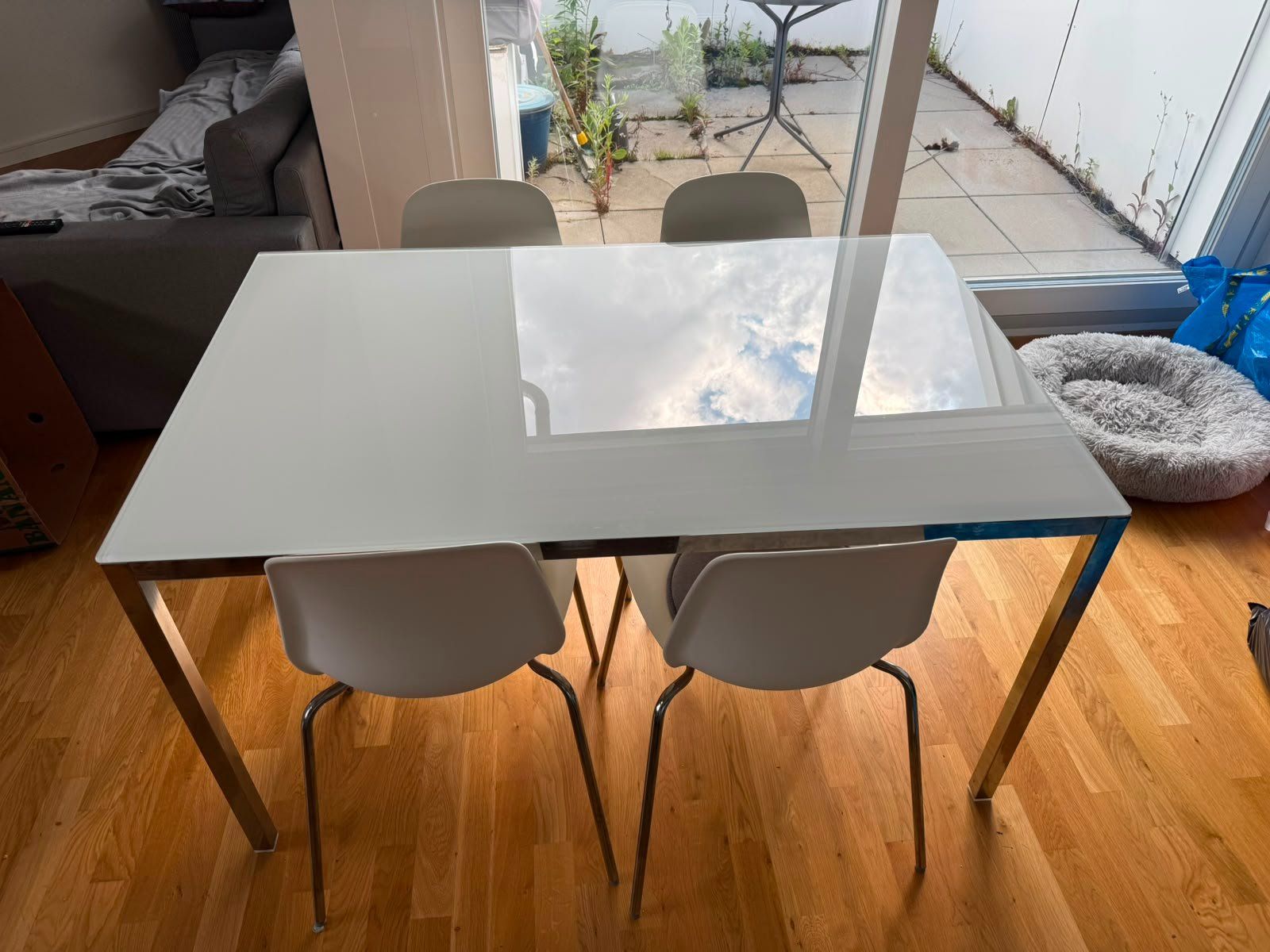Ikea Set di tavolo e panche: Esstisch Glas/Metall und 4 Stühle – Usato da Oensingen venduto da stu_rpd2 1
