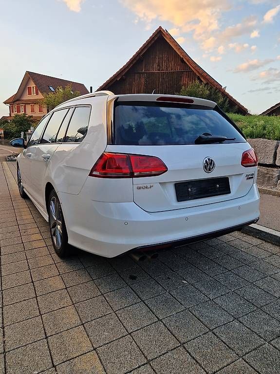 Automobili: VW Golf Variant 2.0 TDI 4Motion R-Line – Usato da Wollerau venduto da Manogotto 2