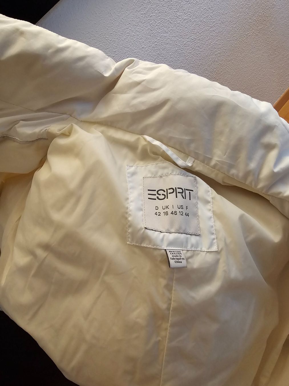 Esprit Vestes: Esprit Winterjacke. Grösse 42 – D'occasion à Kriessern par Bugggyyy 3