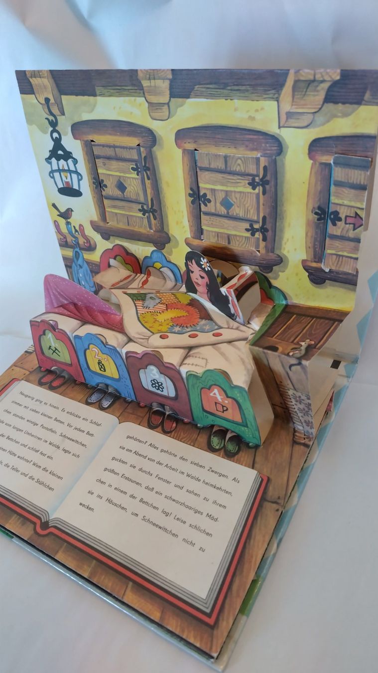 Libri: Kubasta Pop-Up Buch 1983 / Schneewittchen ab Fr. 18       .- – Usato da Bellach venduto da JingleJerry 3