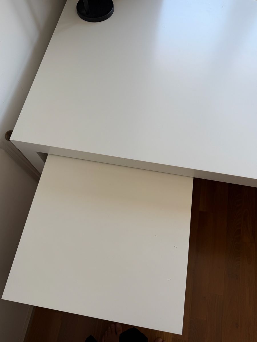 Ikea Schreibtische: Ikea Pult Malm – Gebraucht aus Zürich von nin_fbg2 1
