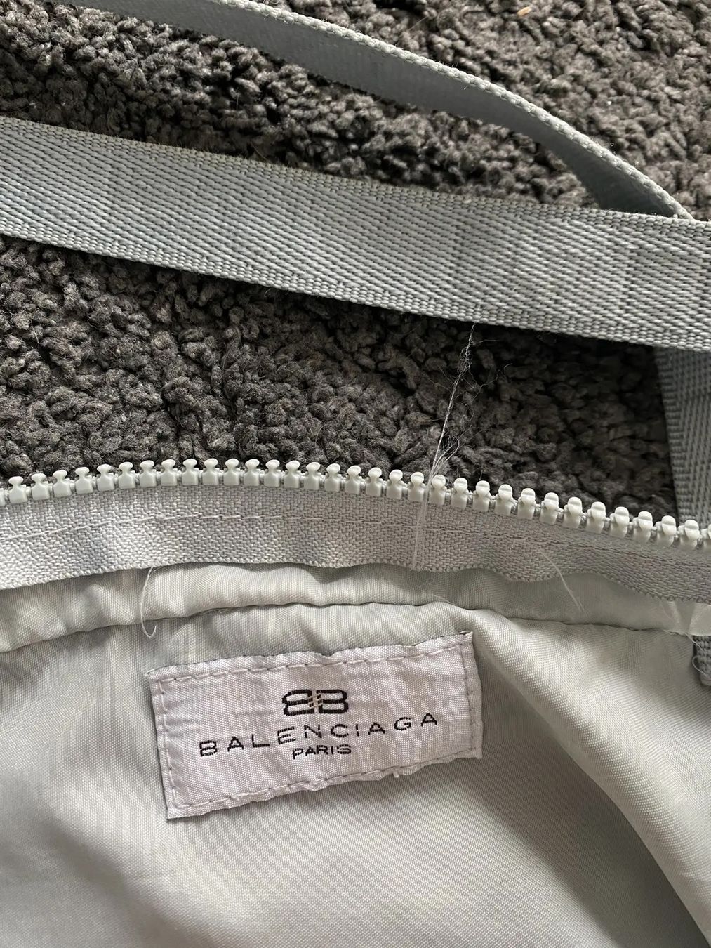 Balenciaga Borse: Balenciaga seafoam nylon bag cargo multi pocket – Usato da Zuchwil venduto da hok_98 1