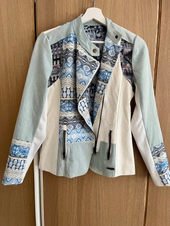 Tolle neuwertige Desigual Jacke in Grösse 38