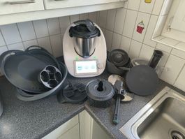 Vorwerk Thermomix TM6 mit reichlich Zubehör.