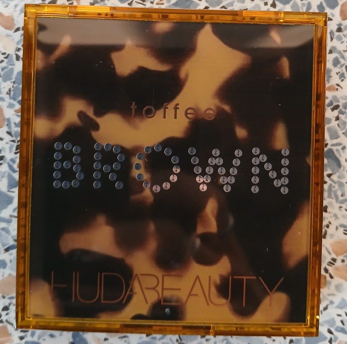 Huda Beauty Make-up: Palette Huda Beauty Toffee Brown – Usato da Allens venduto da MADE.IN.ROCK.N.ROLL