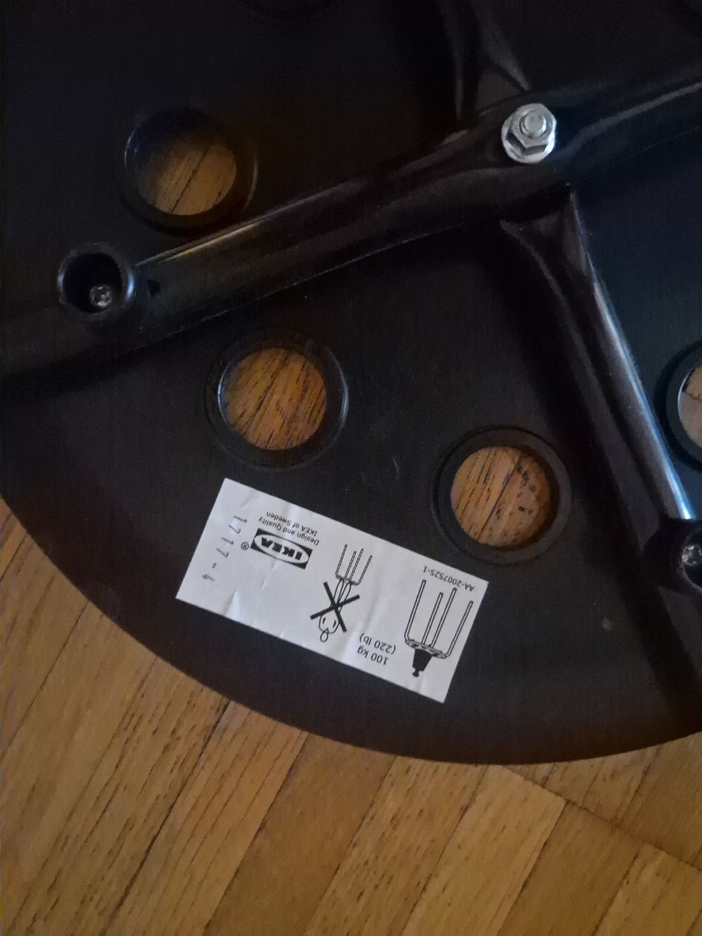 Ikea Chaises: 3er Set Hocker schwarz Metall rund Ikea – D'occasion à Zürich par Ischhaltso16 1