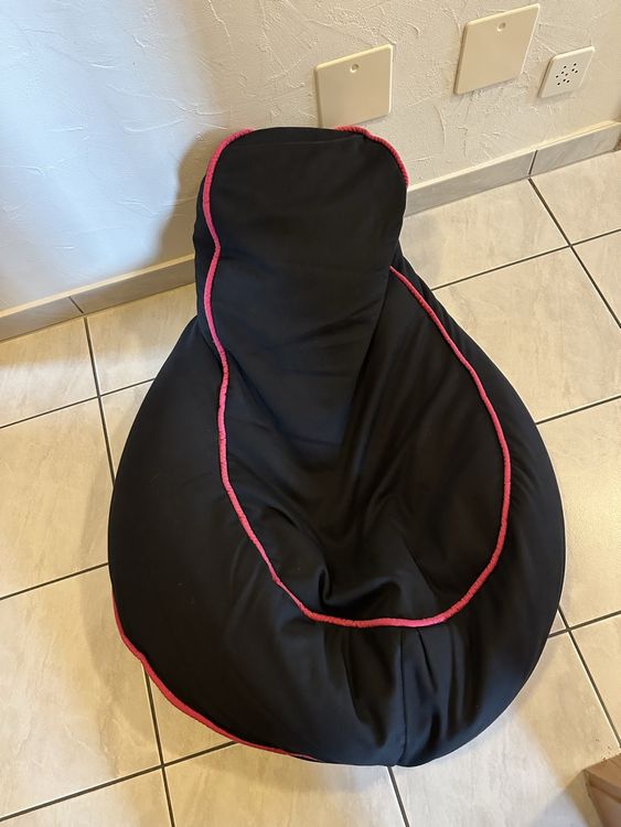Sessel: Schwarzer Sitzsack mit pinker Naht – Gebraucht aus Hergiswil NW von kaufe_at_kaufmann 7