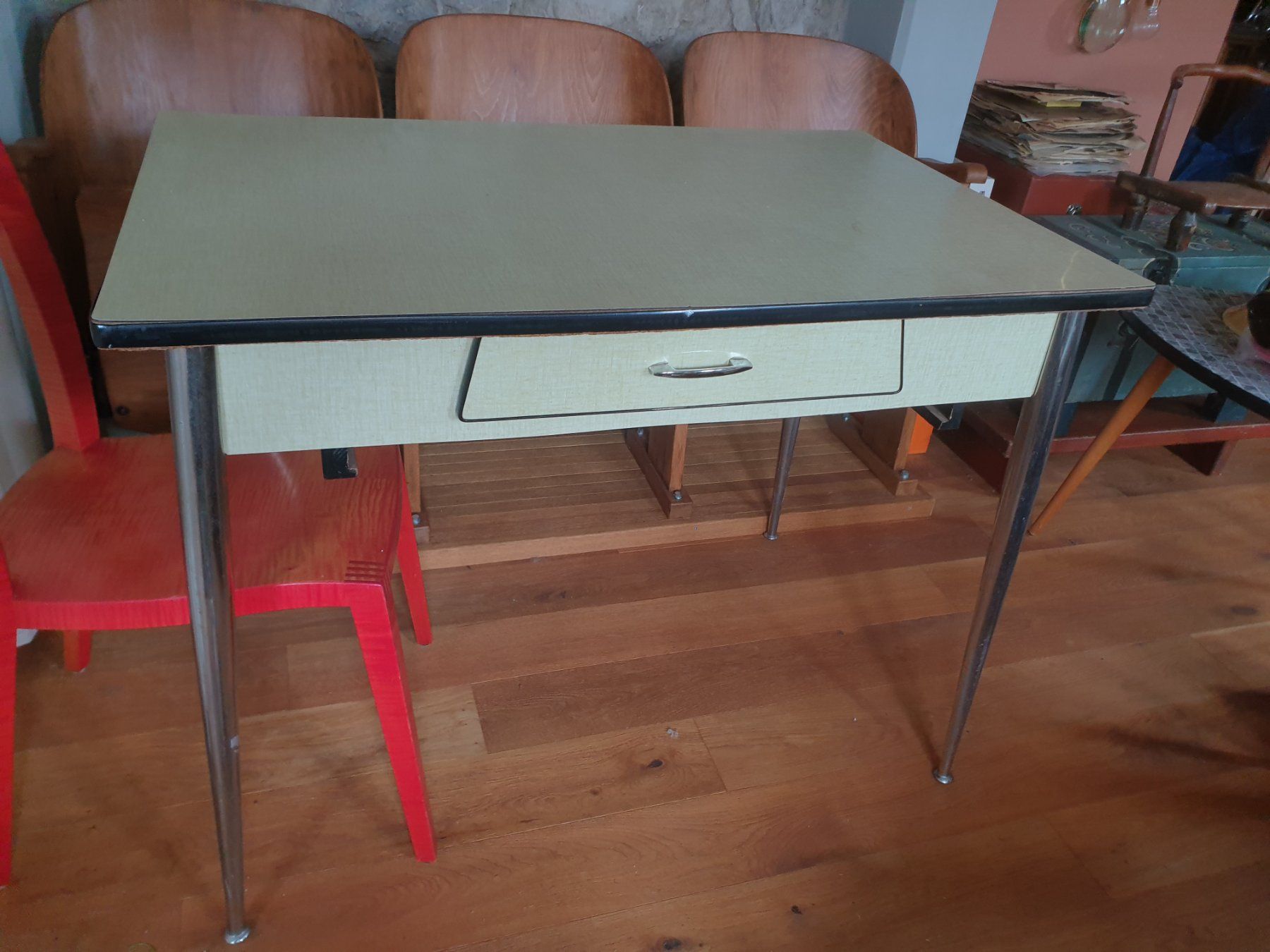 Tavoli: Retro Küchentisch – Usato da St.Gallen venduto da EL03