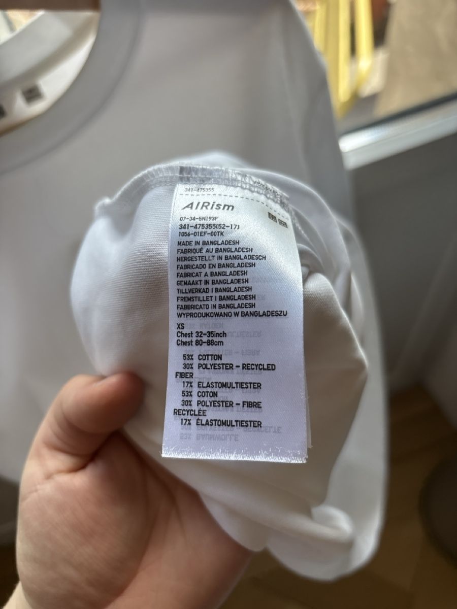 Uniqlo T-shirt: T-Shirt – Nuovo (secondo la descrizione) da Bern venduto da Lydiixa 2