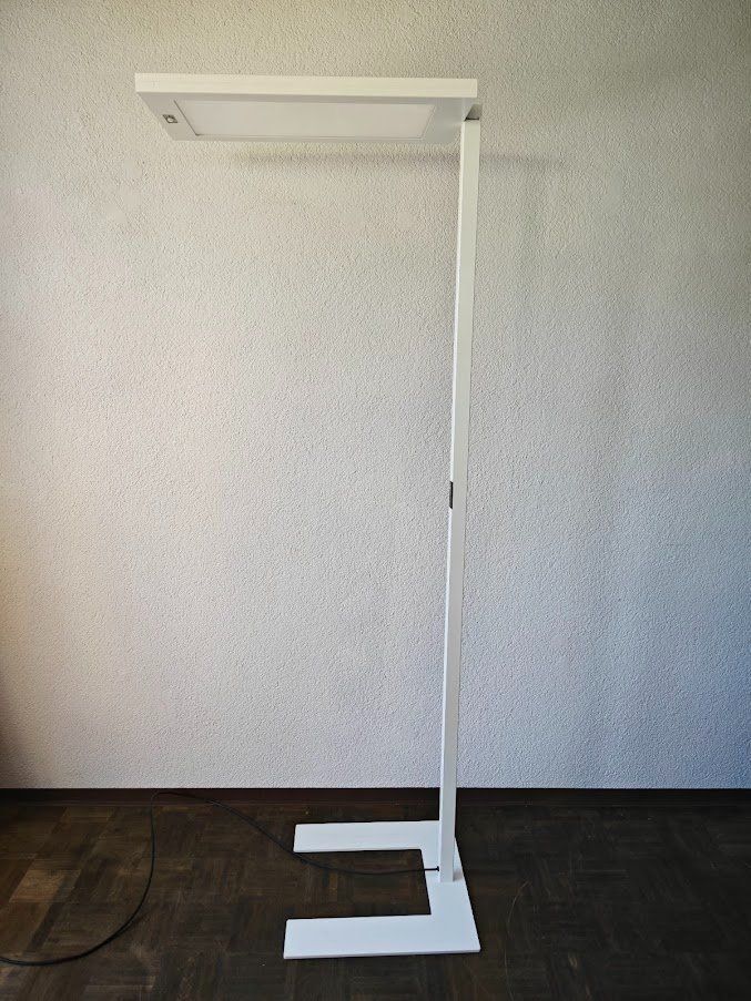 Lampade: Led Stehlampe Waldmann Bewegungssensor dimmbar Top Zustand – Usato da Toffen venduto da Immo-Erben 1
