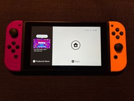 Nintendo Switch mit Splatoon 2 und komplettem Zubehör.