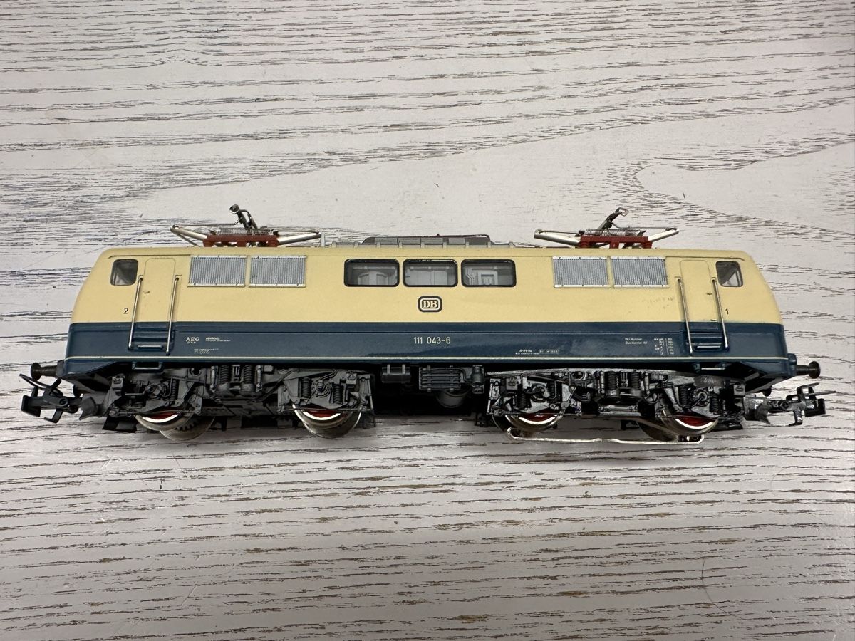 Märklin Modelleisenbahnen: Märklin 3042 DB BR 111 – Gebraucht aus Lupsingen von New-Haven 2