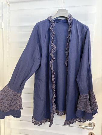 Viskose Bluse in Dunkelblau mit Spitzenbesatz