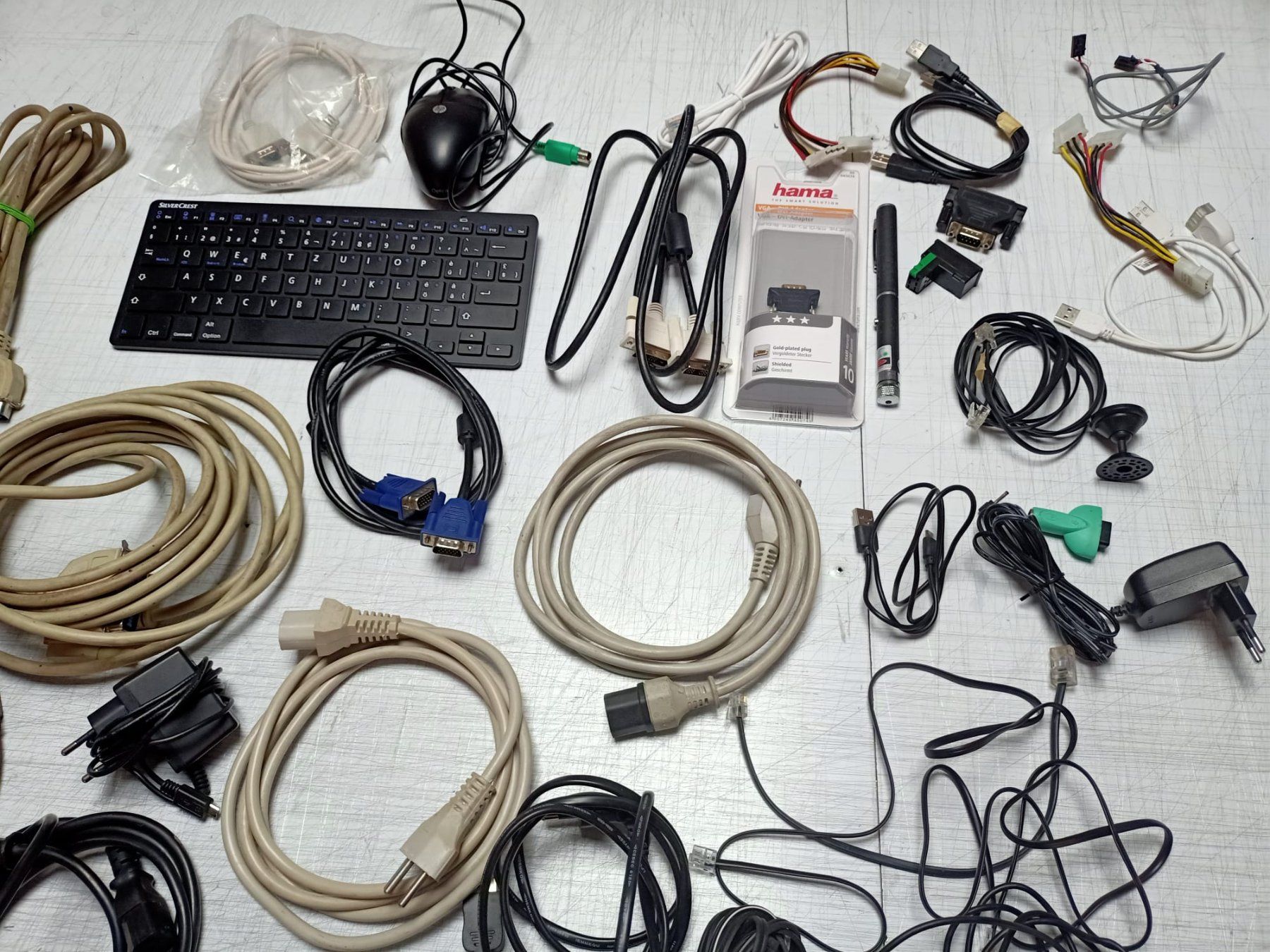Cavi: Diverse Elektro PC-Kabel, Adapter, Maus, Keyboard etc – Usato da Chur venduto da slim777