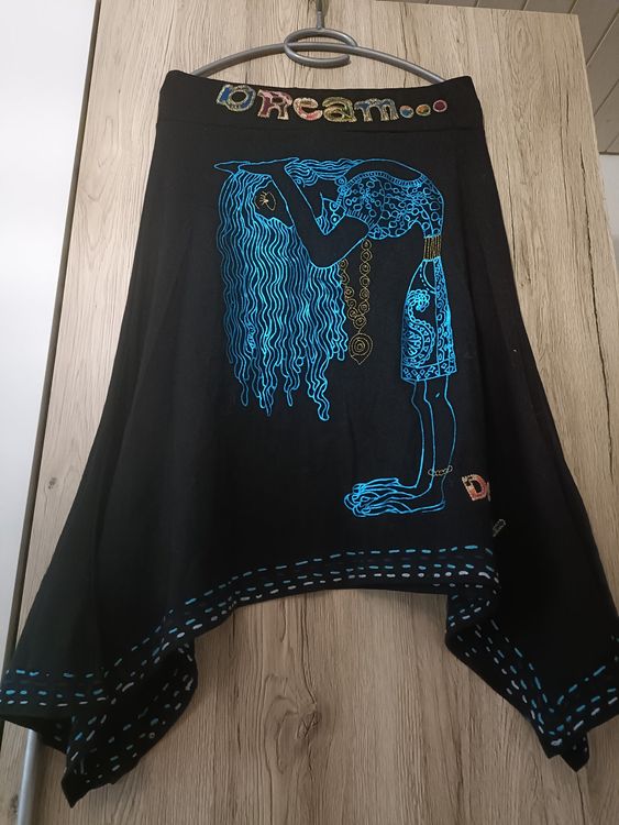 Jupe Colorée Desigual Taille S - Motif Floral Brodé, élastiquée, En Très Bon état Occasion