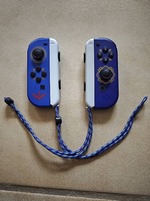 Nintendo Manettes: Nintendo Switch Joy Cons Zelda – D'occasion à Leibstadt par Rova
